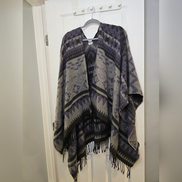 💥Sale💥Kismet Oversized Poncho - Picture 5 of 5